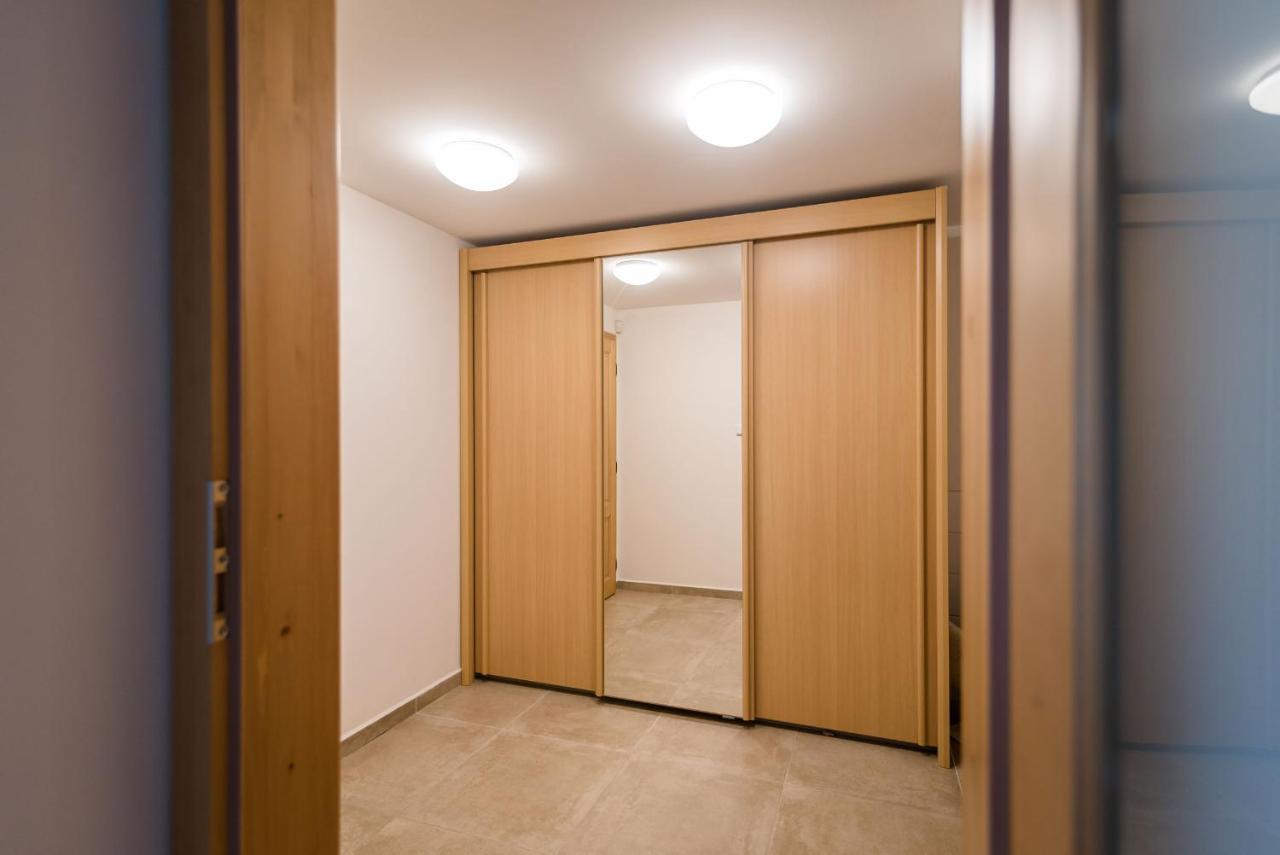 Ayni Apartman Semily Dış mekan fotoğraf